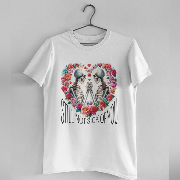 Nwt valentine's day  graphic tee - Picture 1 of 1